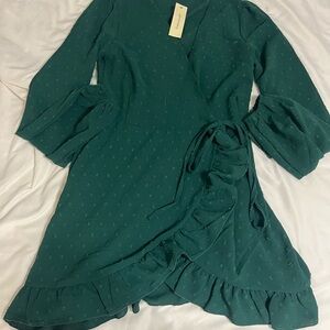 NWT Francesca’s wrap dress